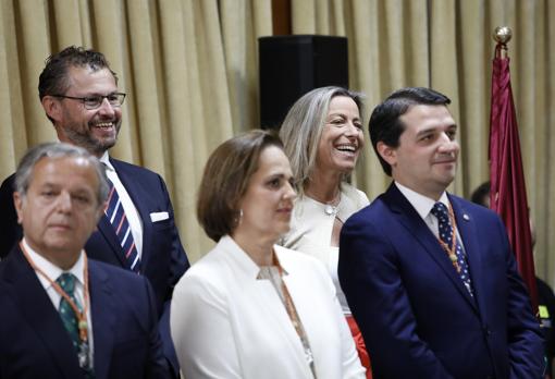 Ediles de Ciudadanos y PP en el salón de Plenos