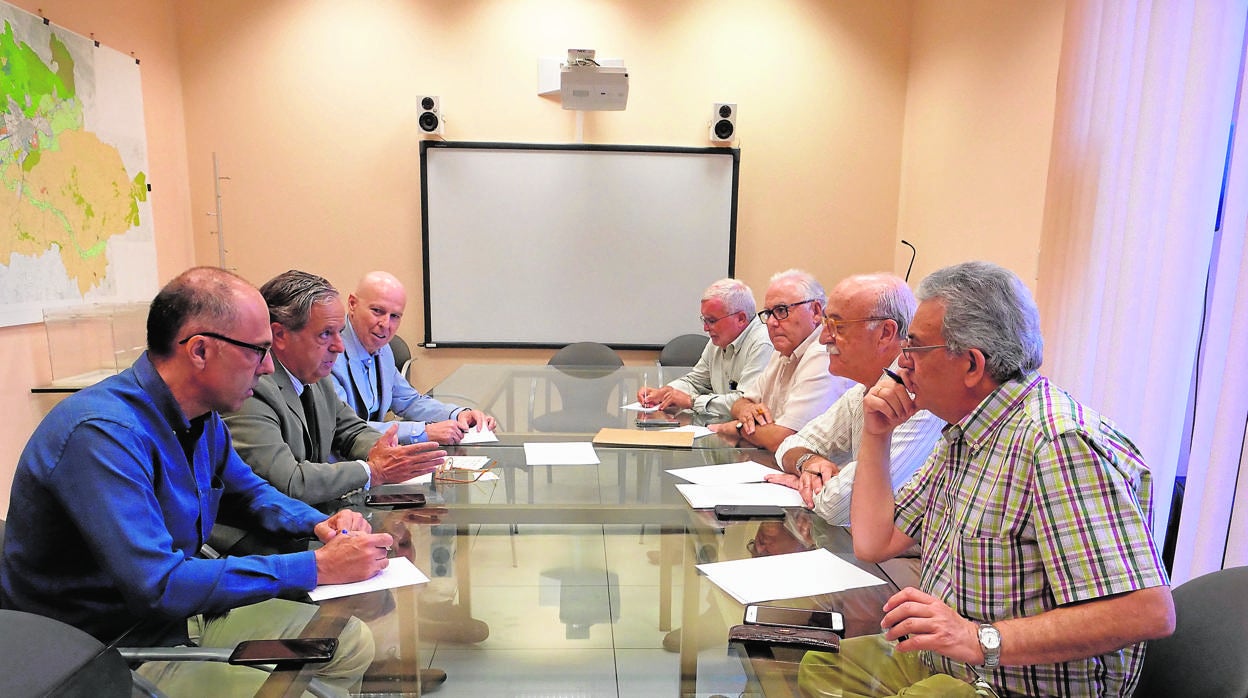 Reunión de Salvador Fuentes con los representantes de los colegios profesionales