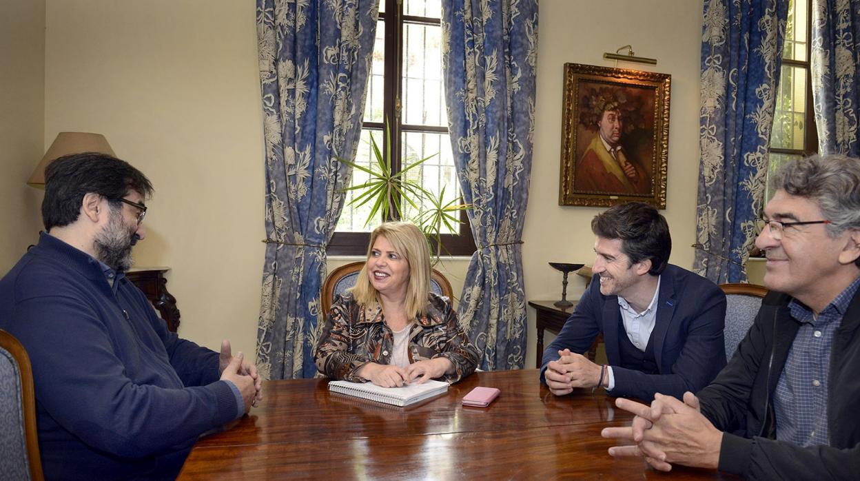 Reunión de la productora con la alcaldesa de Jerez en mayo