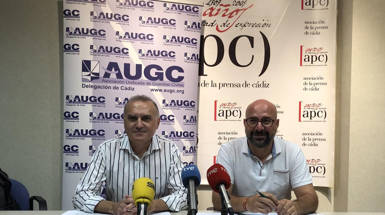 De izquierda a derecha, Alberto Moya y José Encinas, este jueves en Algeciras