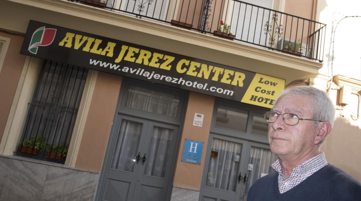 Francisco Pacheco, dueño del hotel familiar antes de no poder afrontar el pago del Impuesto sobre Sucesiones
