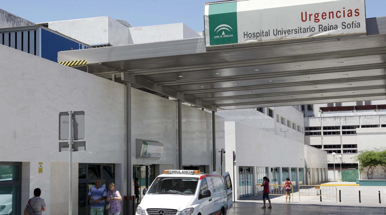 Entrada de Urgencias del Hospital Reina Sofía