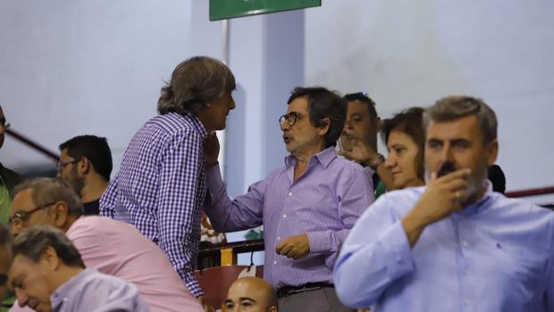 Carlos González estuvo invitado en el palco de autoridades del Córdoba Futsal
