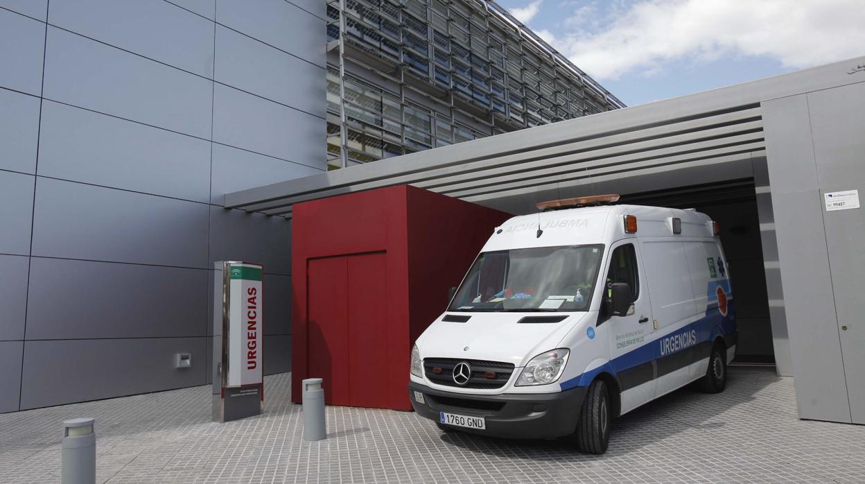 Entrada de Urgencias del centro Castilla del Pino