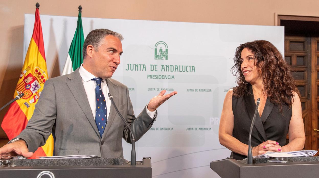 Bendodo y Rocío Ruiz, en rueda de prensa