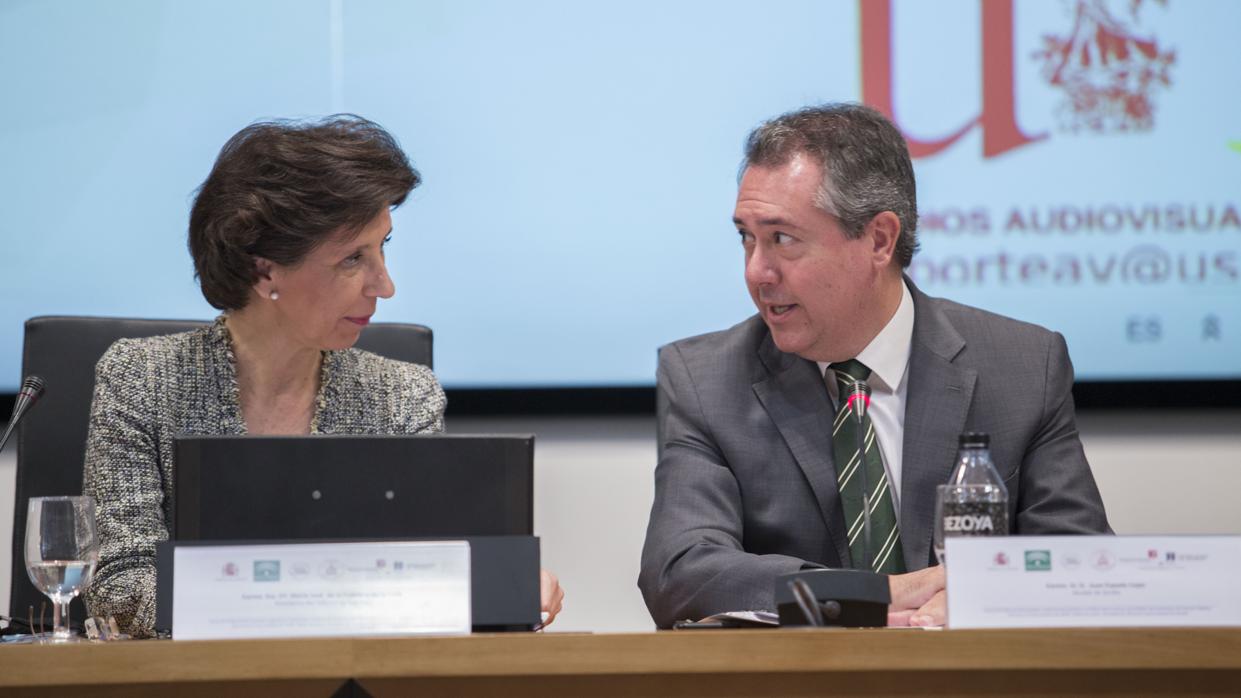 De la Fuente junto al alcalde de Sevilla, Juan Espadas