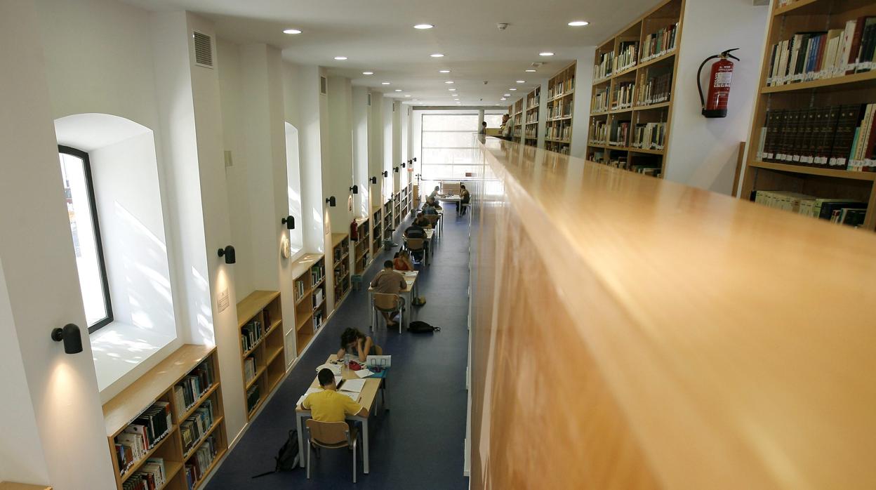 Interior de la Biblioteca Central del Ayuntamiento de Córdoba