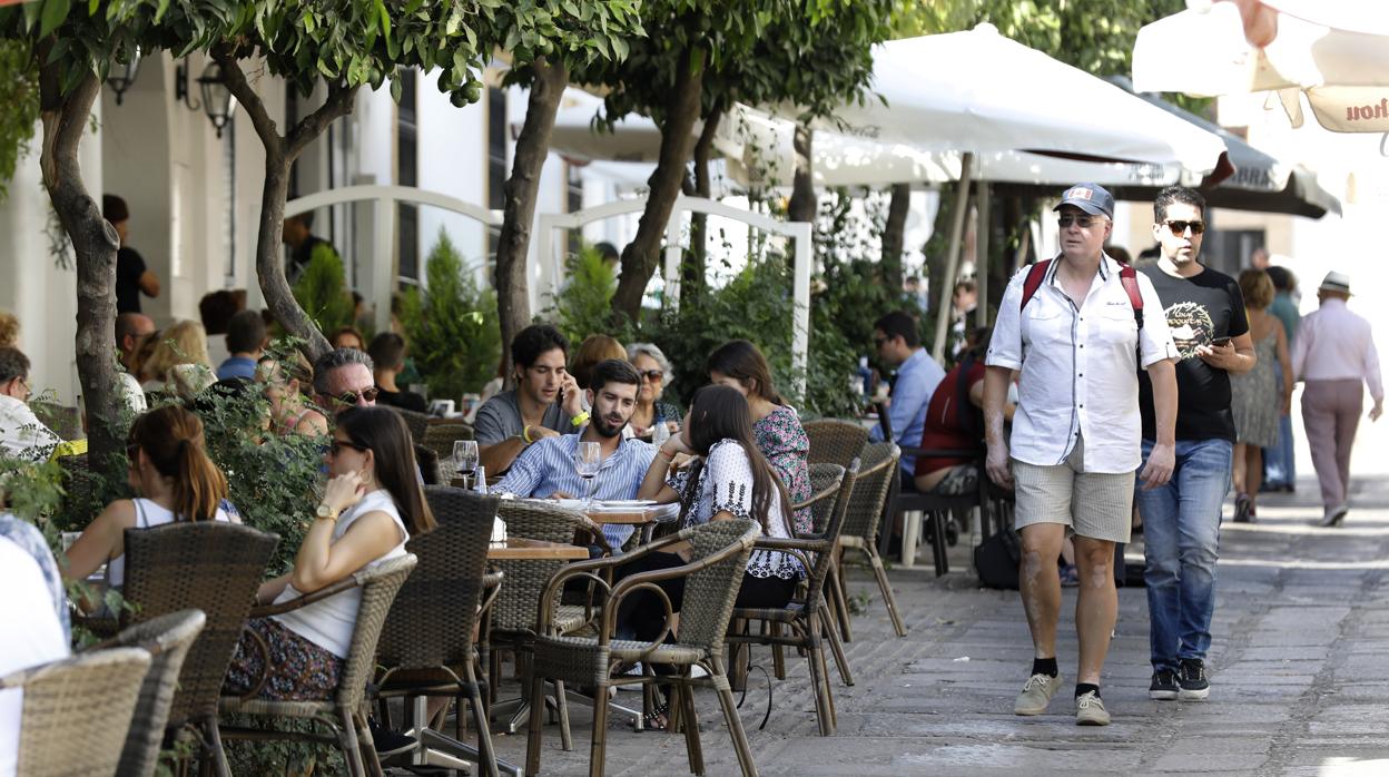 Ambiente en las terrazas de Córdoba en octubre de 2019