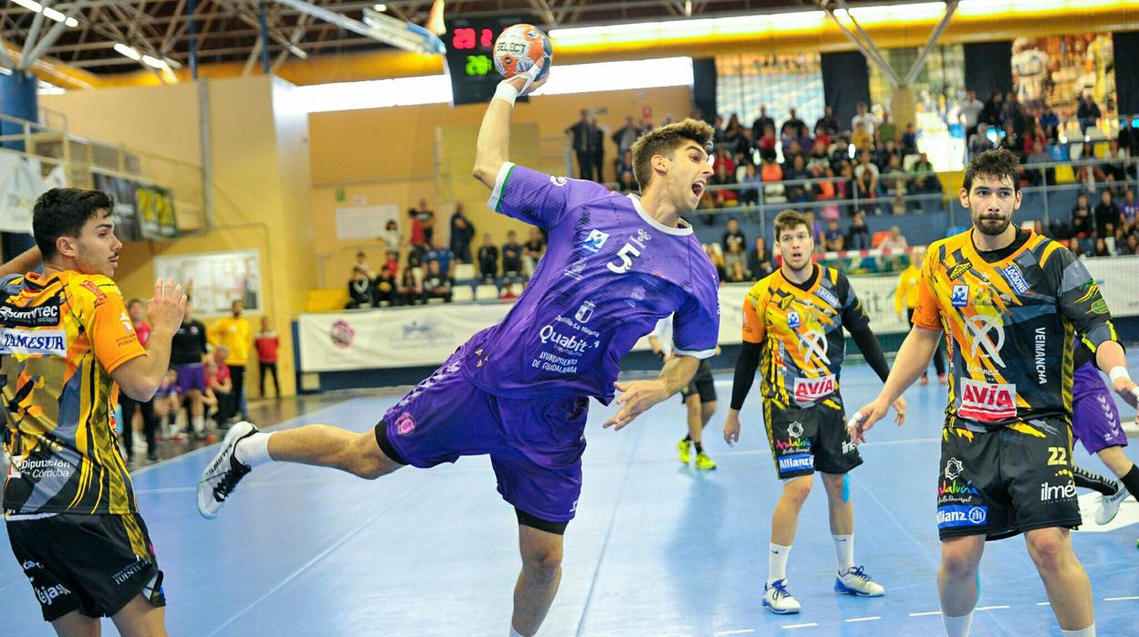 Serradilla intenta el lanzamiento