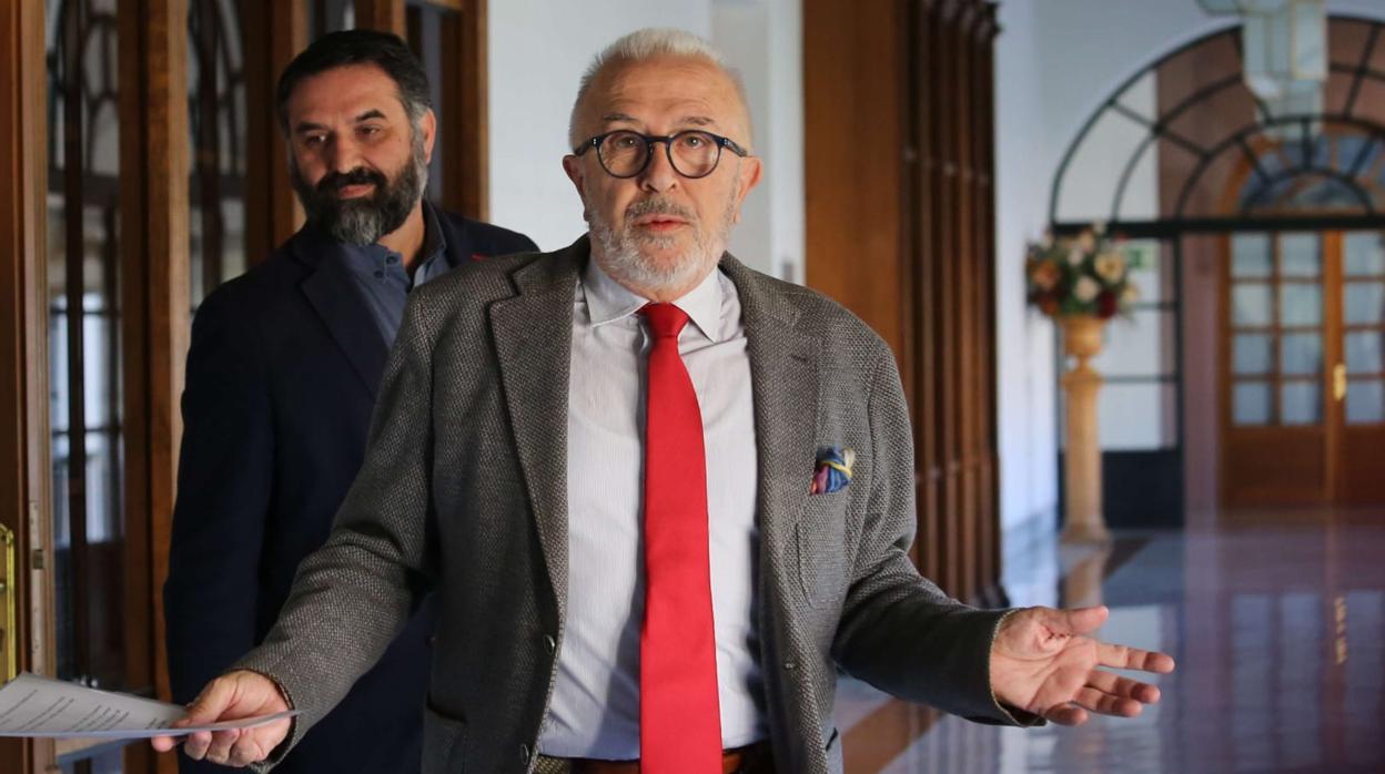 El exconsejero de Empleo, José Sánchez Maldonado, al salir de la comisión de investigación de la Faffe