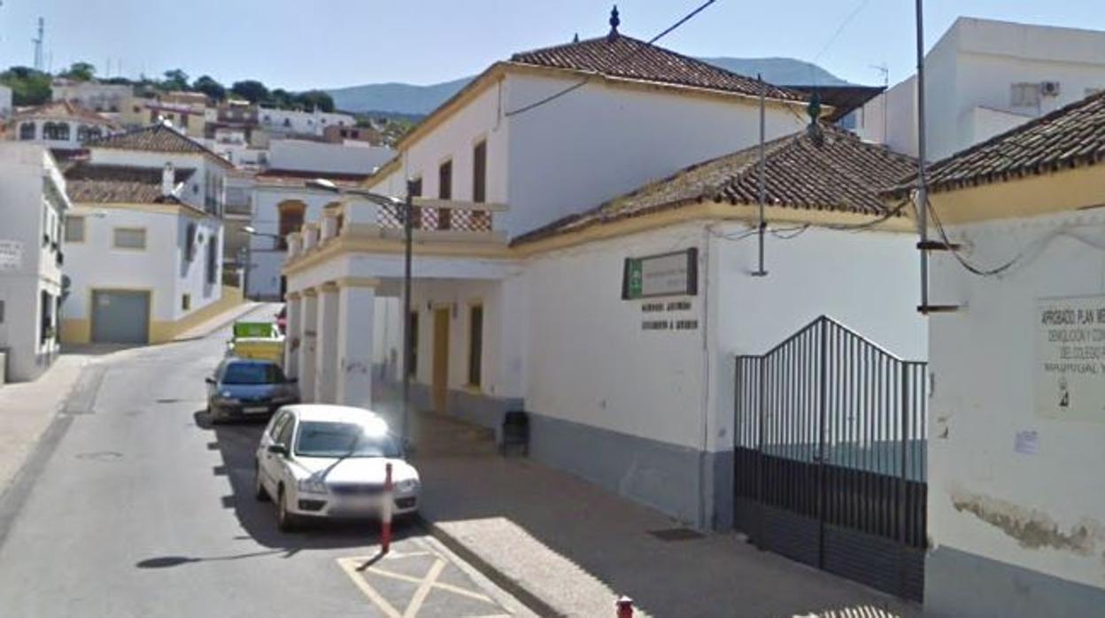 Fachada del CEIP Madrigal y Padial, donde se produjo la muerte