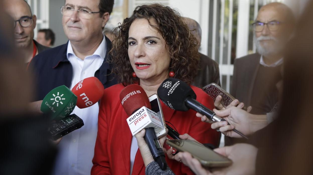La ministra en funciones, María Jesús Montero, tras votar