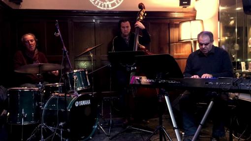Ángel Andrés Muñoz Trio, durante un concierto