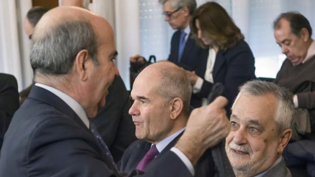 Anticorrupción pide investigar a Chaves y Zarrías por un préstamo de 5,8 millones de euros a Hamsa