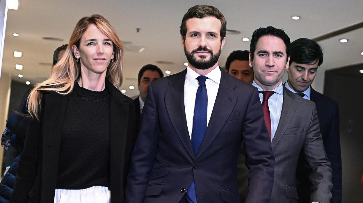 Cayetana Álvarez de Toledo, Pablo Casado y Teodoro García Egea, este lunes en Madrid