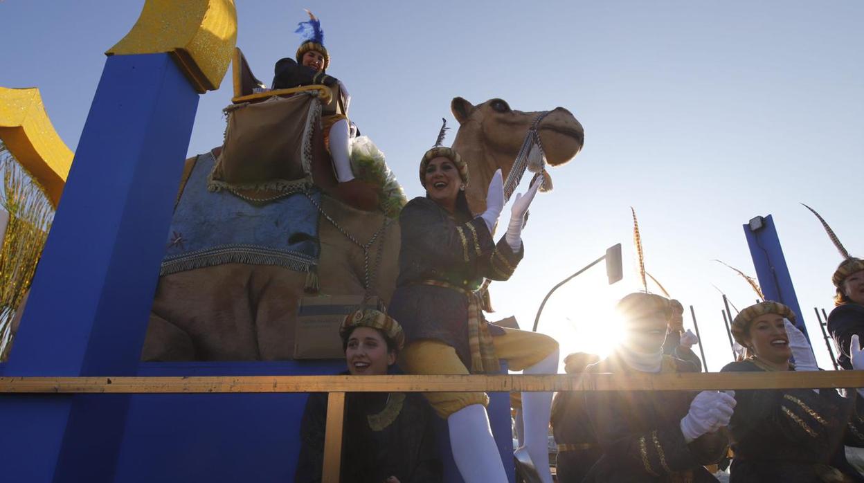 La cabalgata ha arrancado ya y concluirá a las nueve y media de la noche