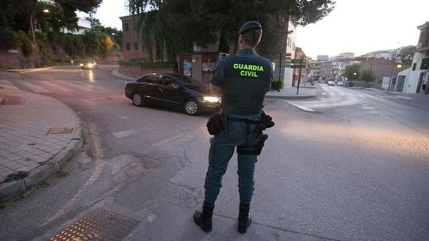 Una mujer de Granada acuchilla a su padre en el cuello