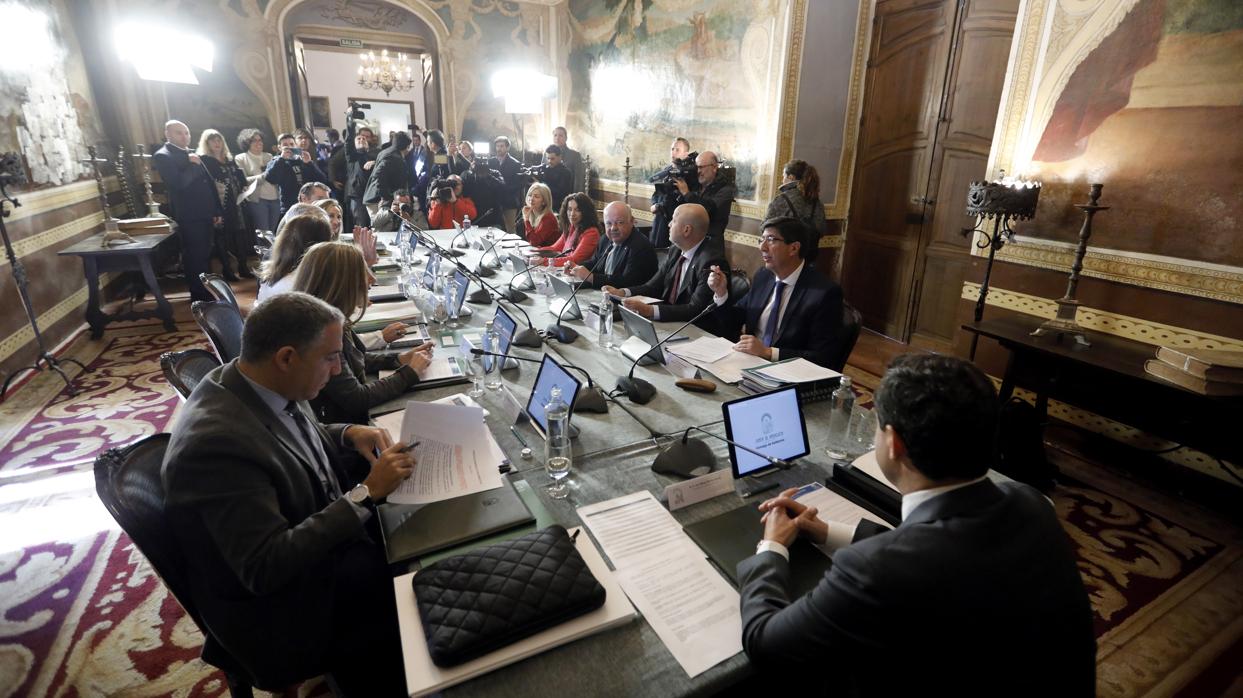 Reunión del Consejo de Gobierno en el Palacio de Viana en Córdoba