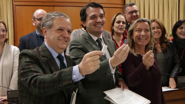 El gobierno municipal de Córdoba lanza su primer presupuesto que precisa a la oposición