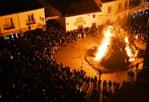 La fiesta de la candelaria de Dos Torres deslumbra a los visitantes