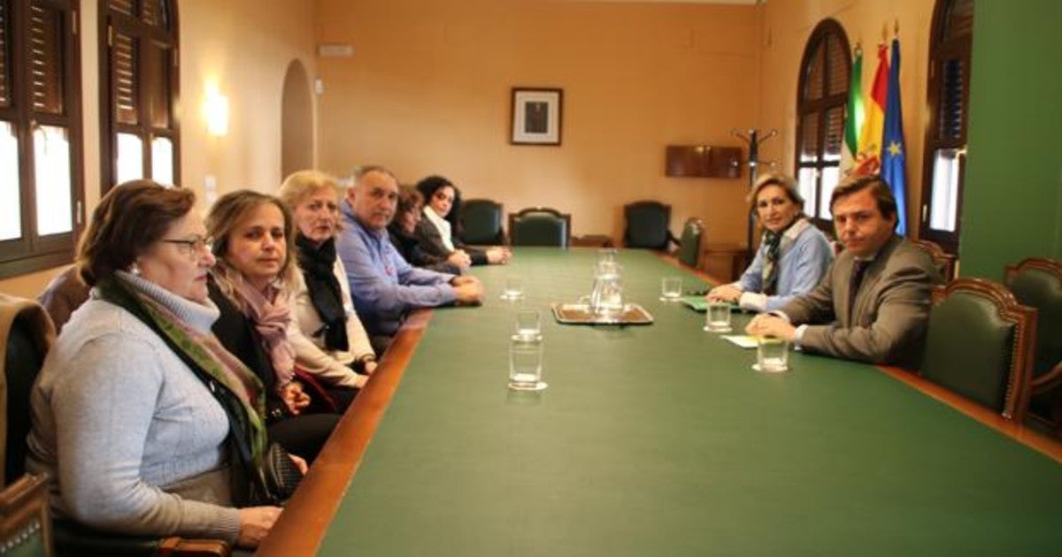 Reunión de las afectadas con el delegado del Gobierno de la Junta