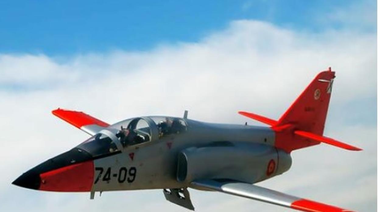 El piloto fallecido, el granadino Fermín Garvalena, pertenecía a la Patrulla Águila