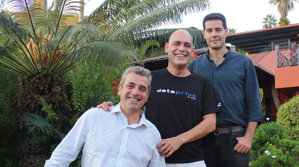De abajo a arriba. Francisco Javier Ruiz, Ignacio Domingo y José Cerezo, fundadores de Dataprius