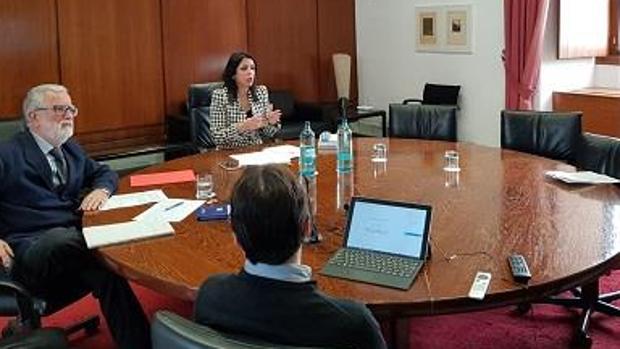 La presidenta del Parlamento pedirá a los grupos donar 4,2 millones a la lucha contra la pandemia