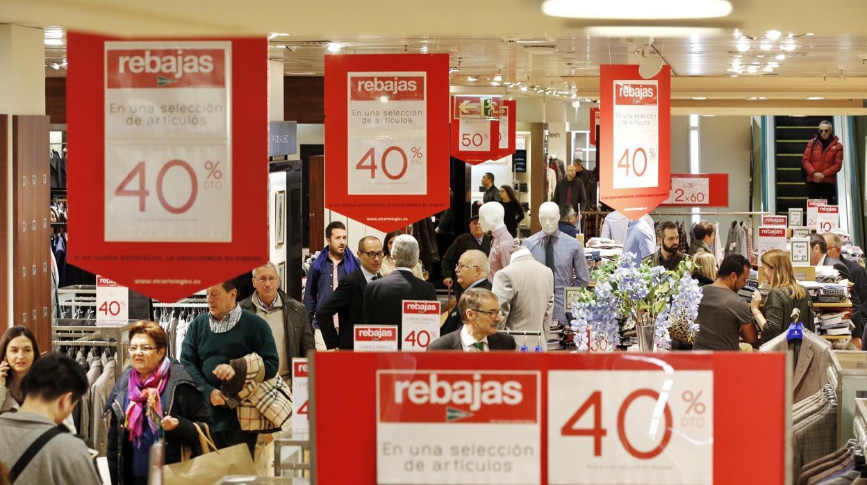 Rebajas en un gran comercio de Sevilla