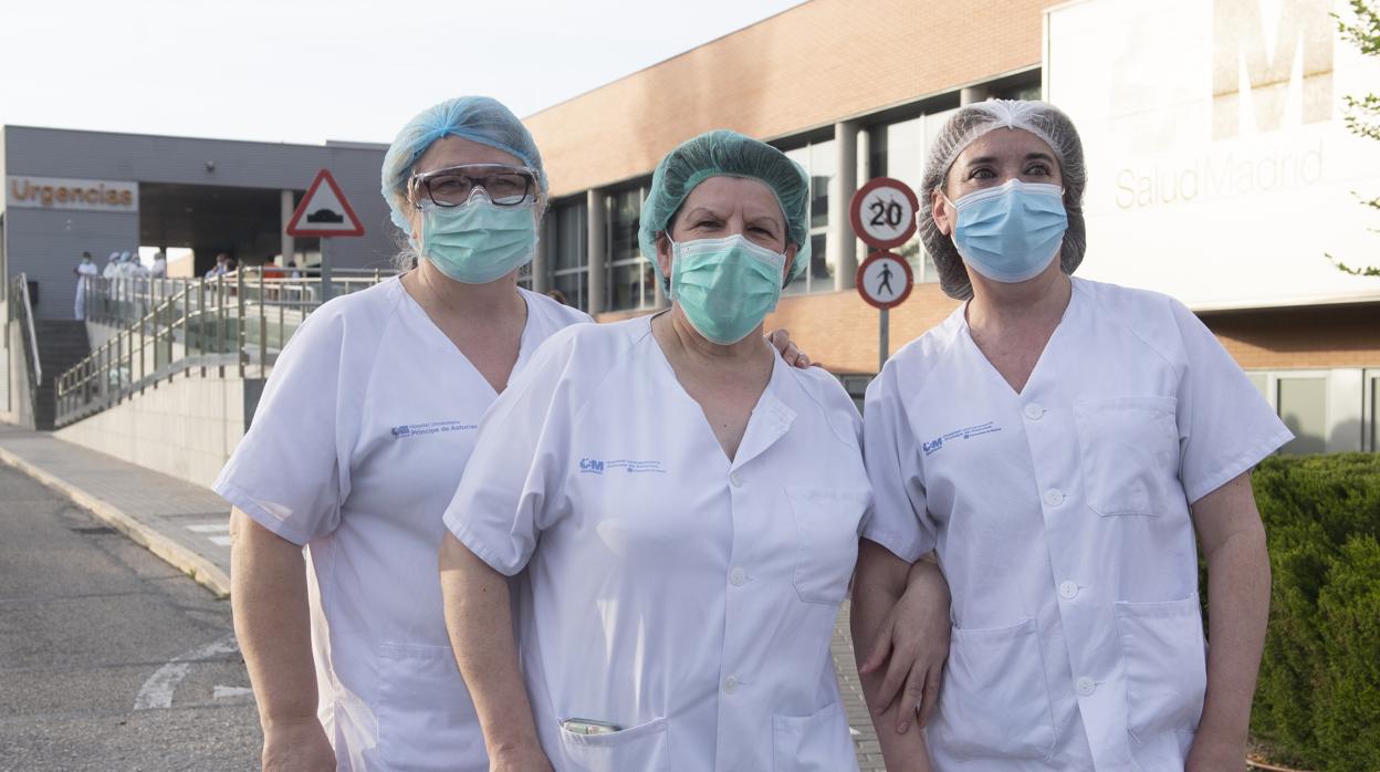 Personal sanitario con susm mascarillas