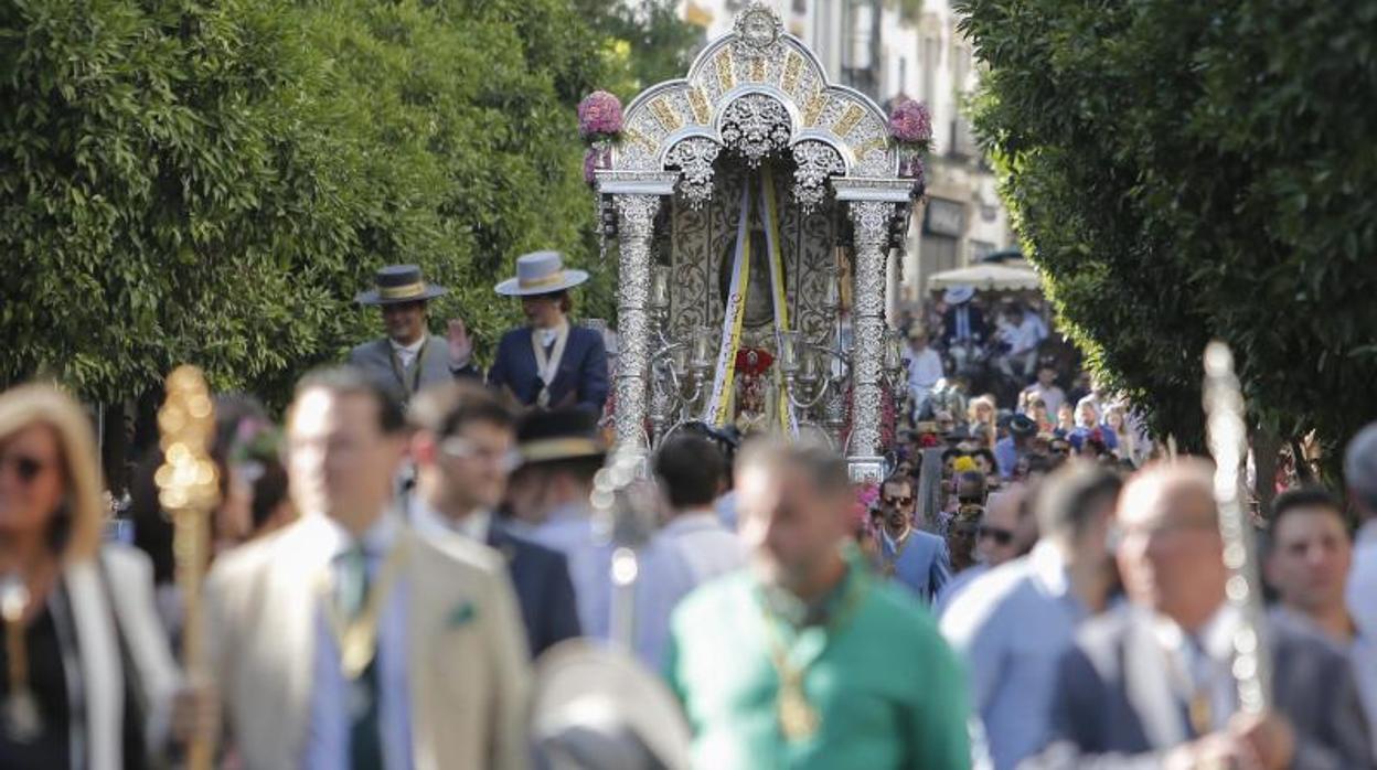 Salida de la hermandad del Rocío de Córdoba en 2019