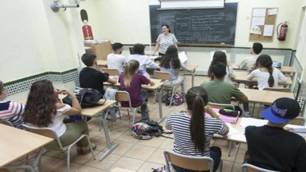 Educación propone que los profesores vuelvan a las aulas en Andalucía a mediados de junio