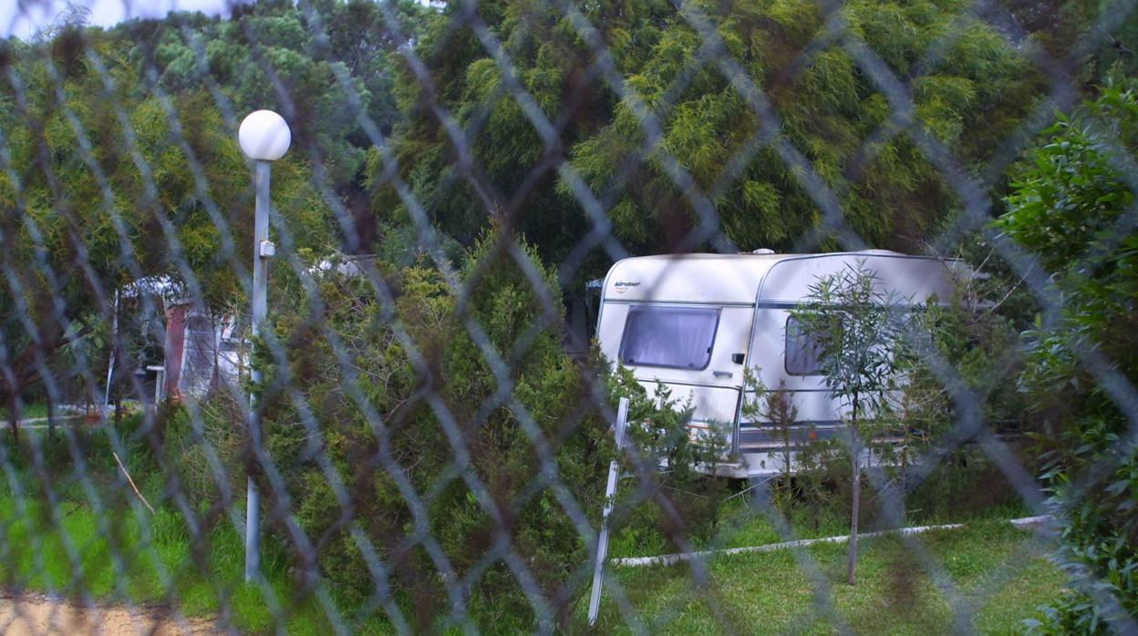 Caravanas en unas instalaciones de recreo preparadas para estos vehículos