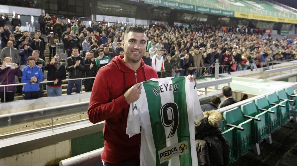José Antonio Reyes, con la camiseta del Córdoba