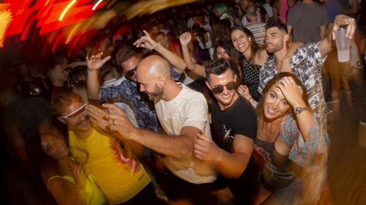 Una discoteca en una foto de archivo