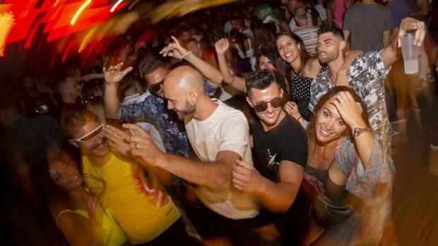 Cambio en la fase 3: las discotecas y bares de ocio podrán abrir en Córdoba a partir del lunes