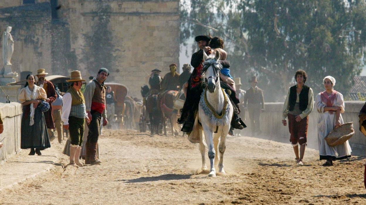 Rodaje de «Carmen» de Vicente Aranda en el Puente Romano, en 2002