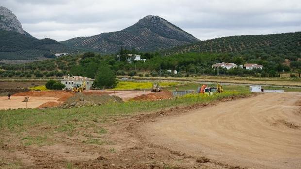 Antequera pierde su planta embotelladora tras la campaña de la izquierda para desprestigiar el proyecto