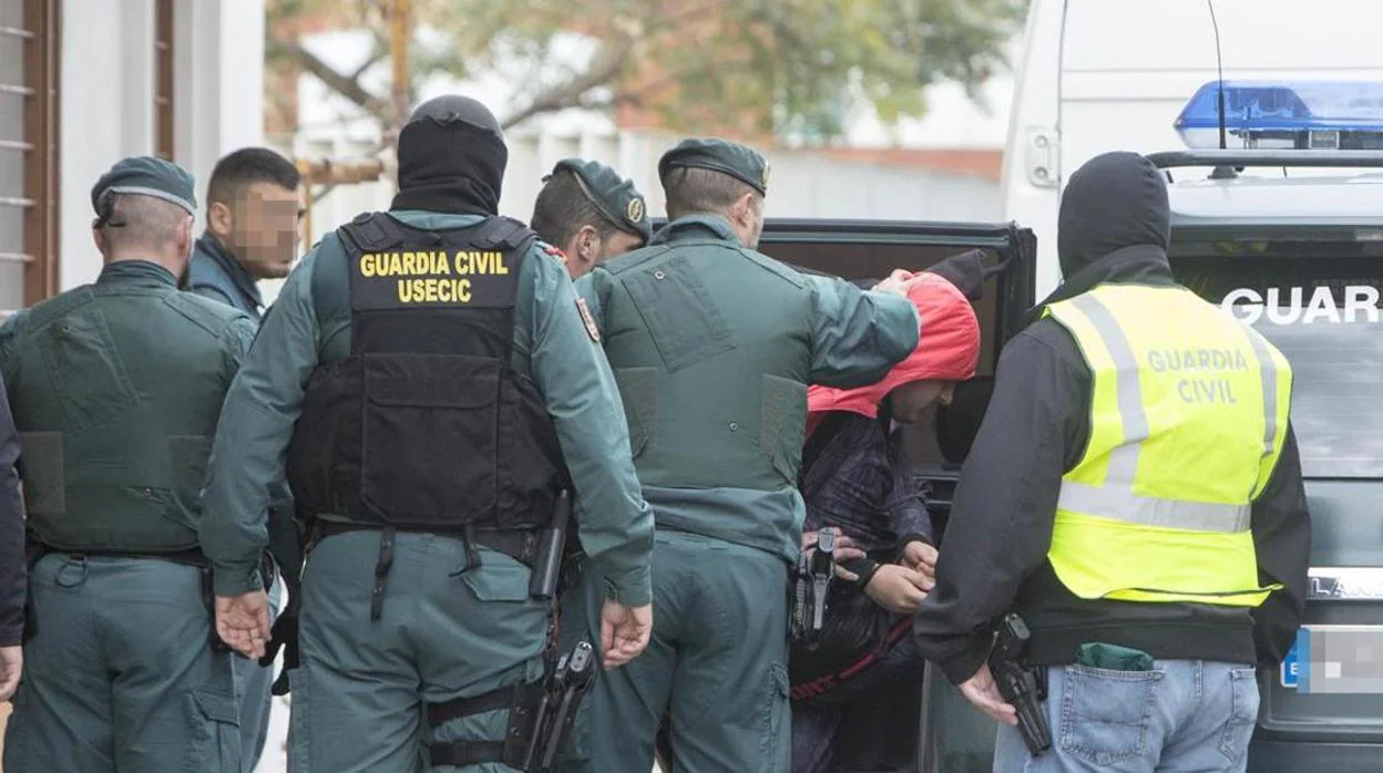 Agentes de la GUardia Civil en una operación contra el narcotráfico