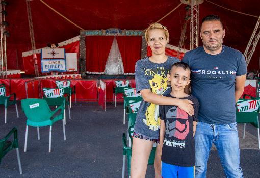 La familia Elich, cuyo circo quedó varado en Punta Umbría