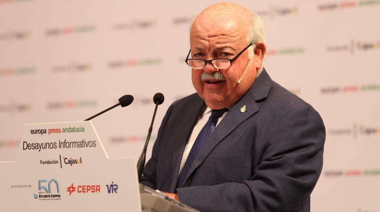 El consejero de Salud, Jesús Aguirre, en el desayuno informartivo de Europa Press