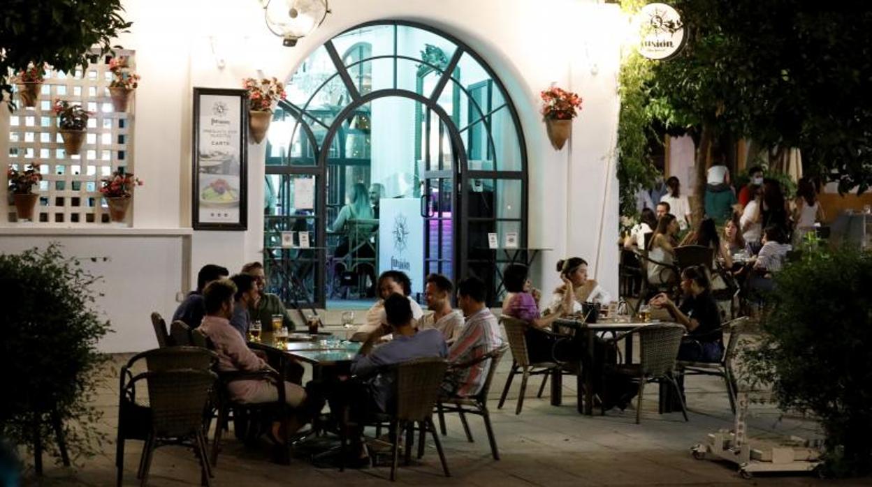 Veladores en la Ribera en mayo de este año