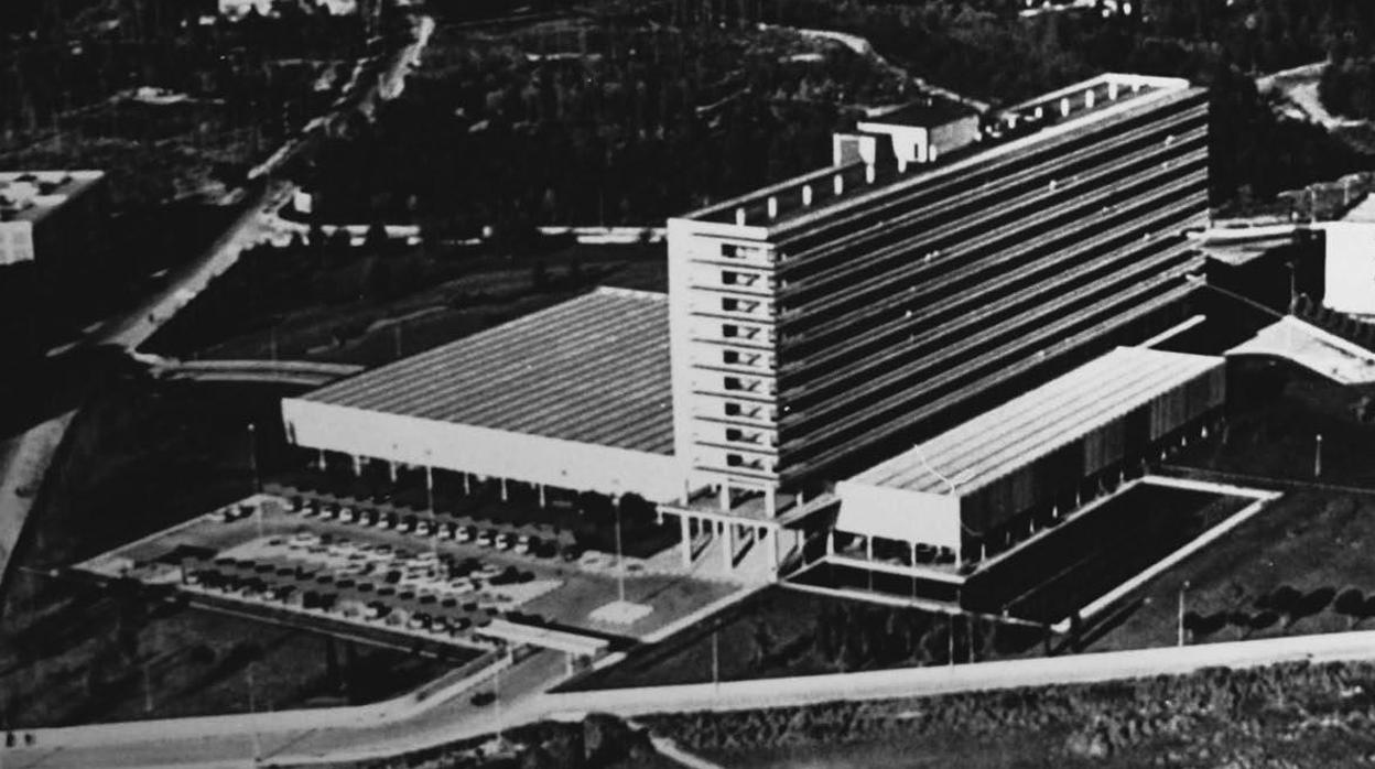 Vista aérea del Hospital Provincial de Córdoba, diseñado por de La- Hoz