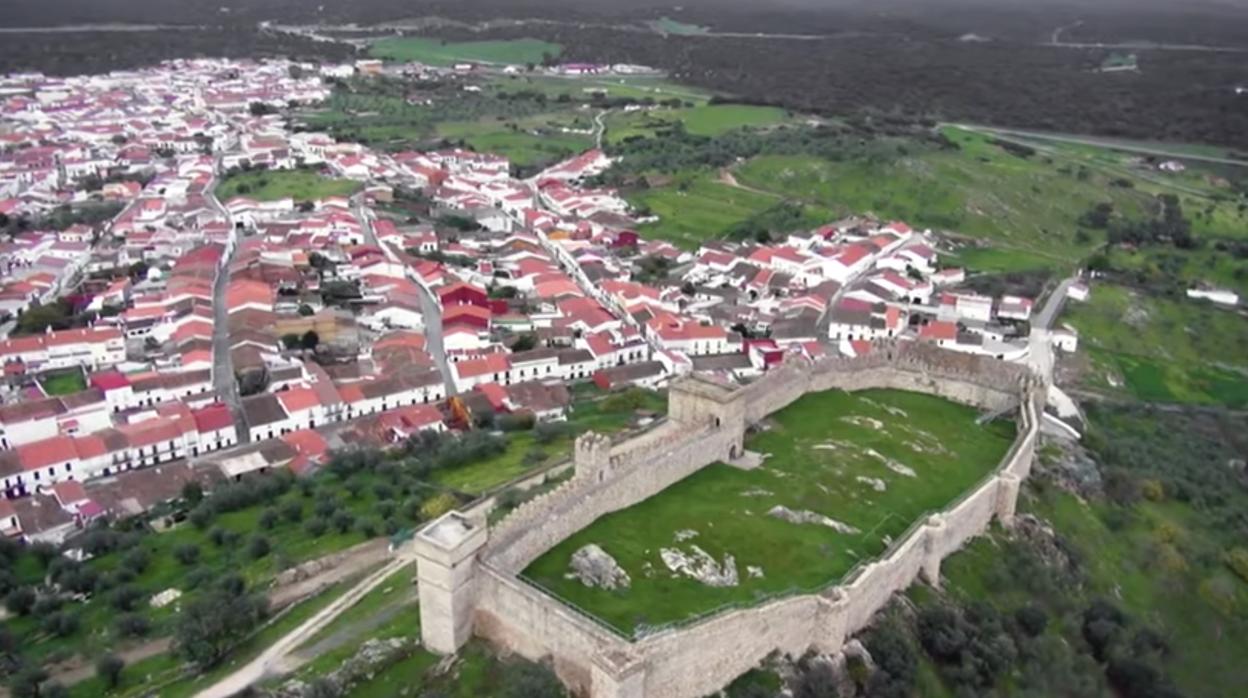 Vista aérea del pueblo de Santa Olalla del Cale