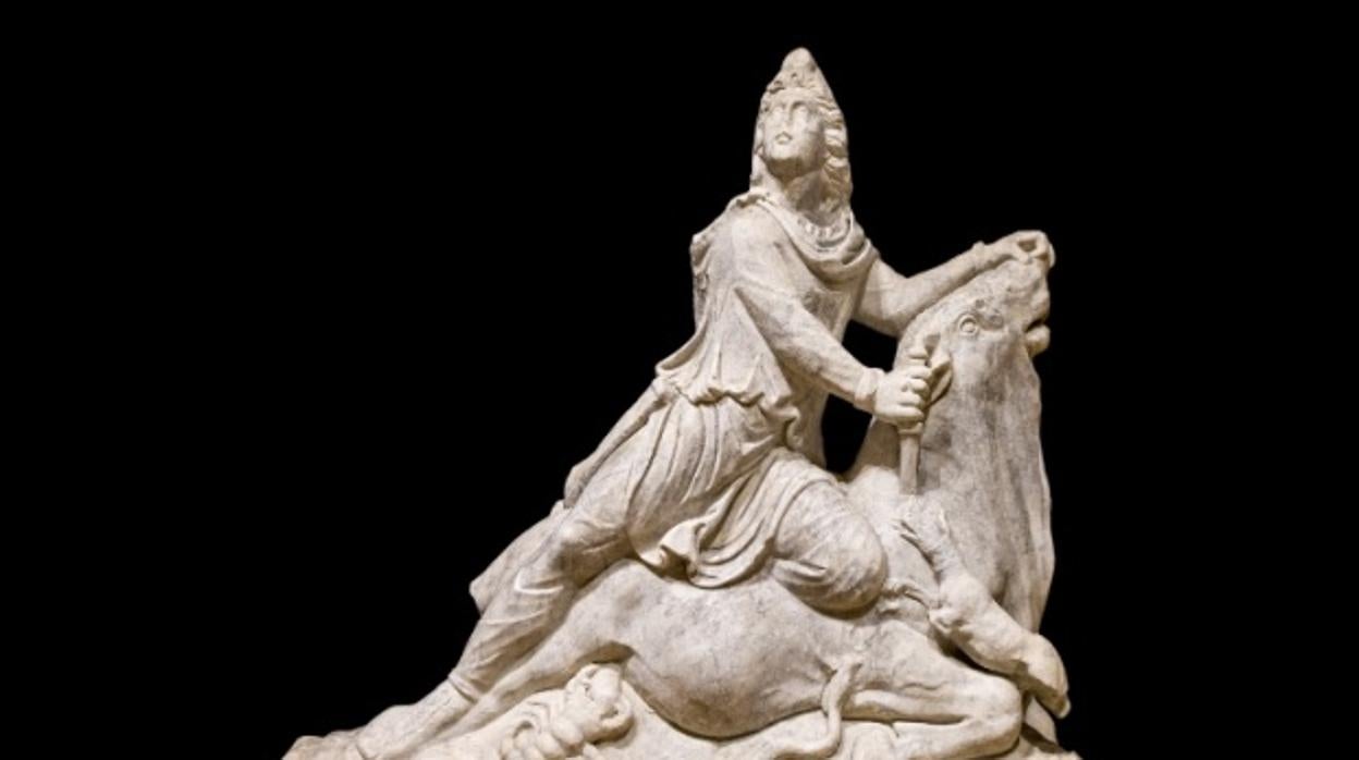 Escultura del Mitra de Cabra