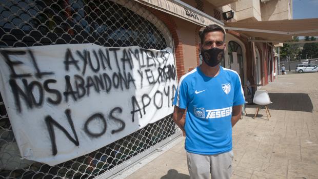 Un hostelero de Málaga en huelga de hambre por su terraza: «Me quieren hundir»