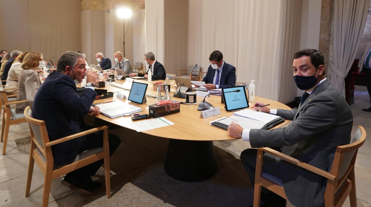 Imagen del la reunión del último Consejo de Gobierno celebrado en Úbeda