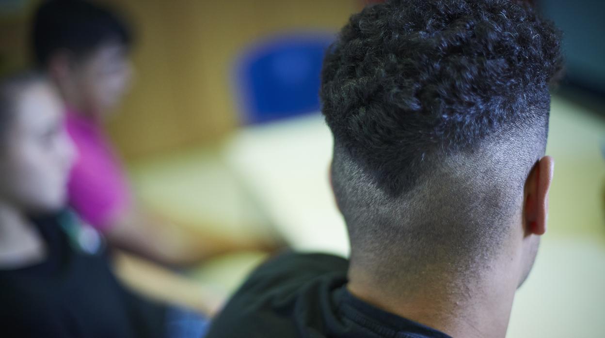 Denuncian la falta de formación de los menores en materia sexual y una cultura de «alcohol y drogas»