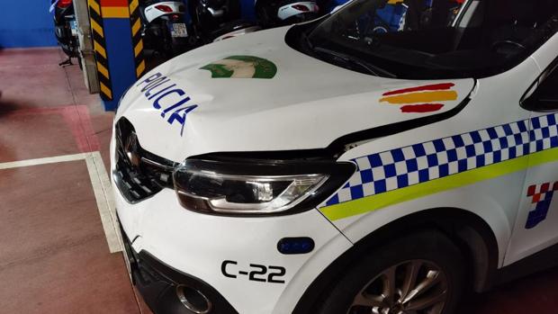 Roba el coche del jefe de Policía de Fuengirola al salir libre tras atracar una peluquería canina