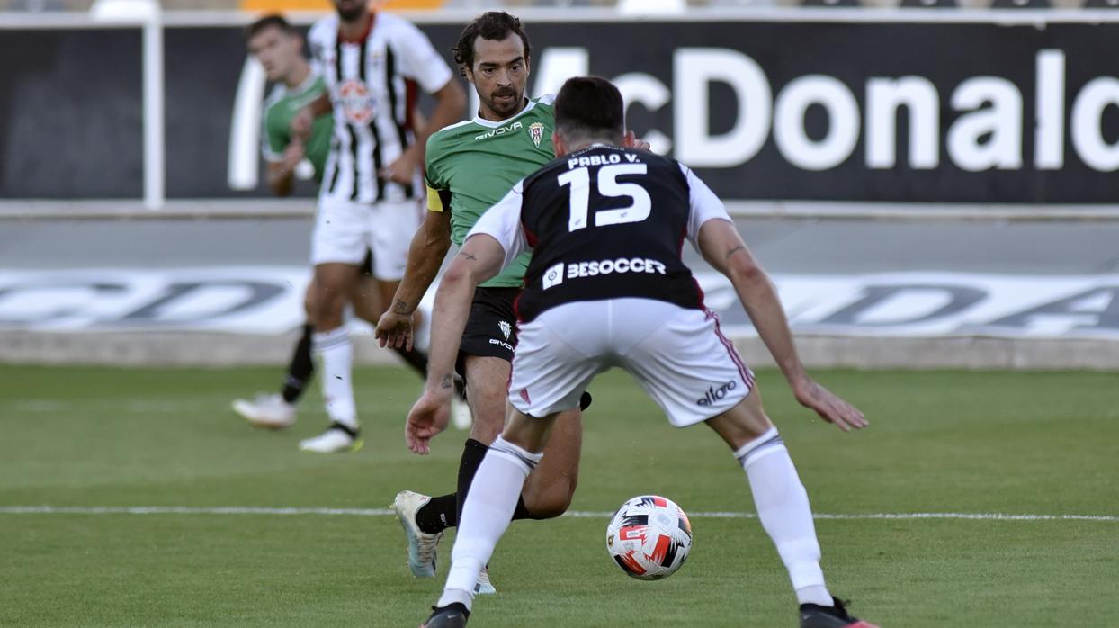 Miguel de las Cuevas en el partido ante el Badajoz